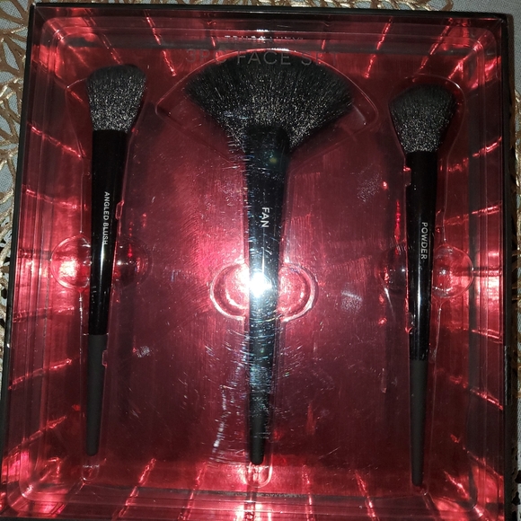 3 PC FACE BRUSH SET - Picture 2 of 7